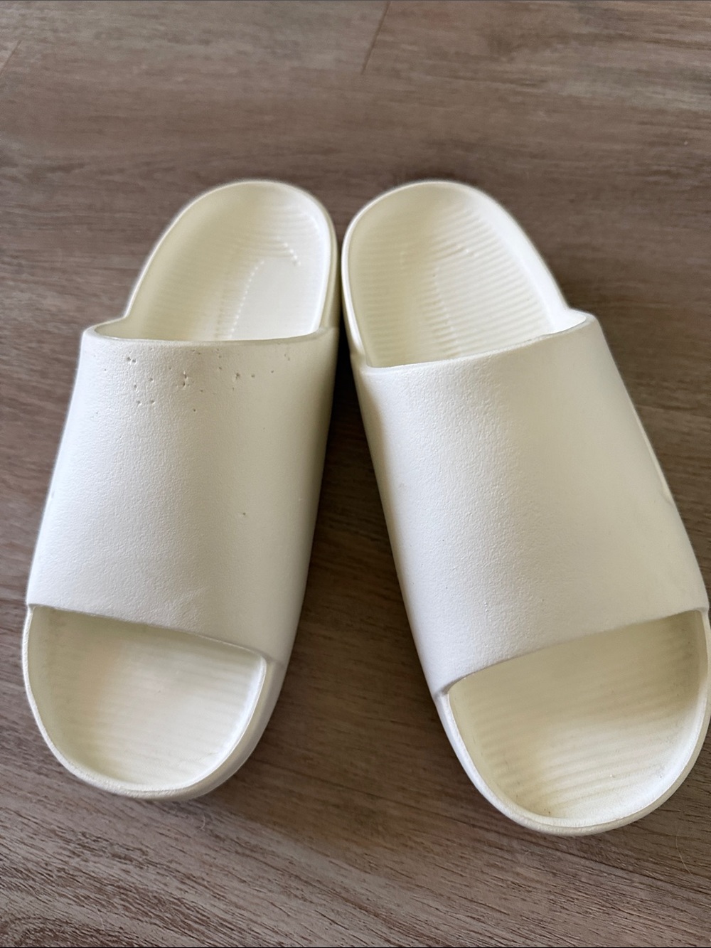 Nike Cream Slide Sandals - Minimal Slip-On Design